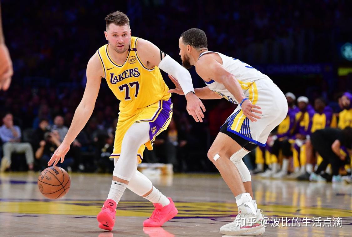 关于东契奇关键节点挺进下一轮，美国队带队取胜！的信息