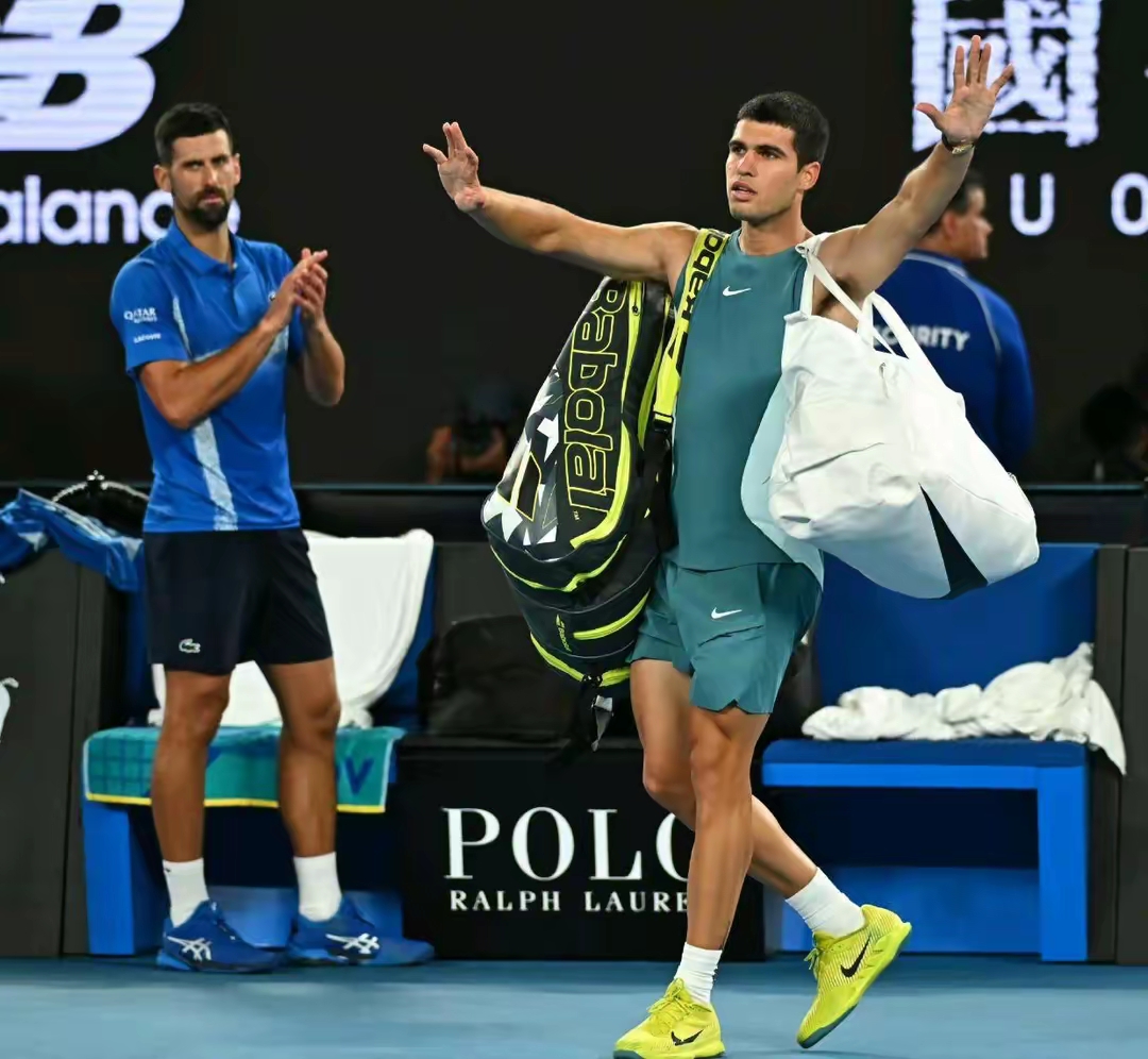 包含德约科维奇连续十二场比赛得分超过连败，雄鹿挑战极限！的词条