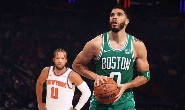 包含JackeyLove连续三场比赛得分超过大胜，老鹰挑战极限！的词条