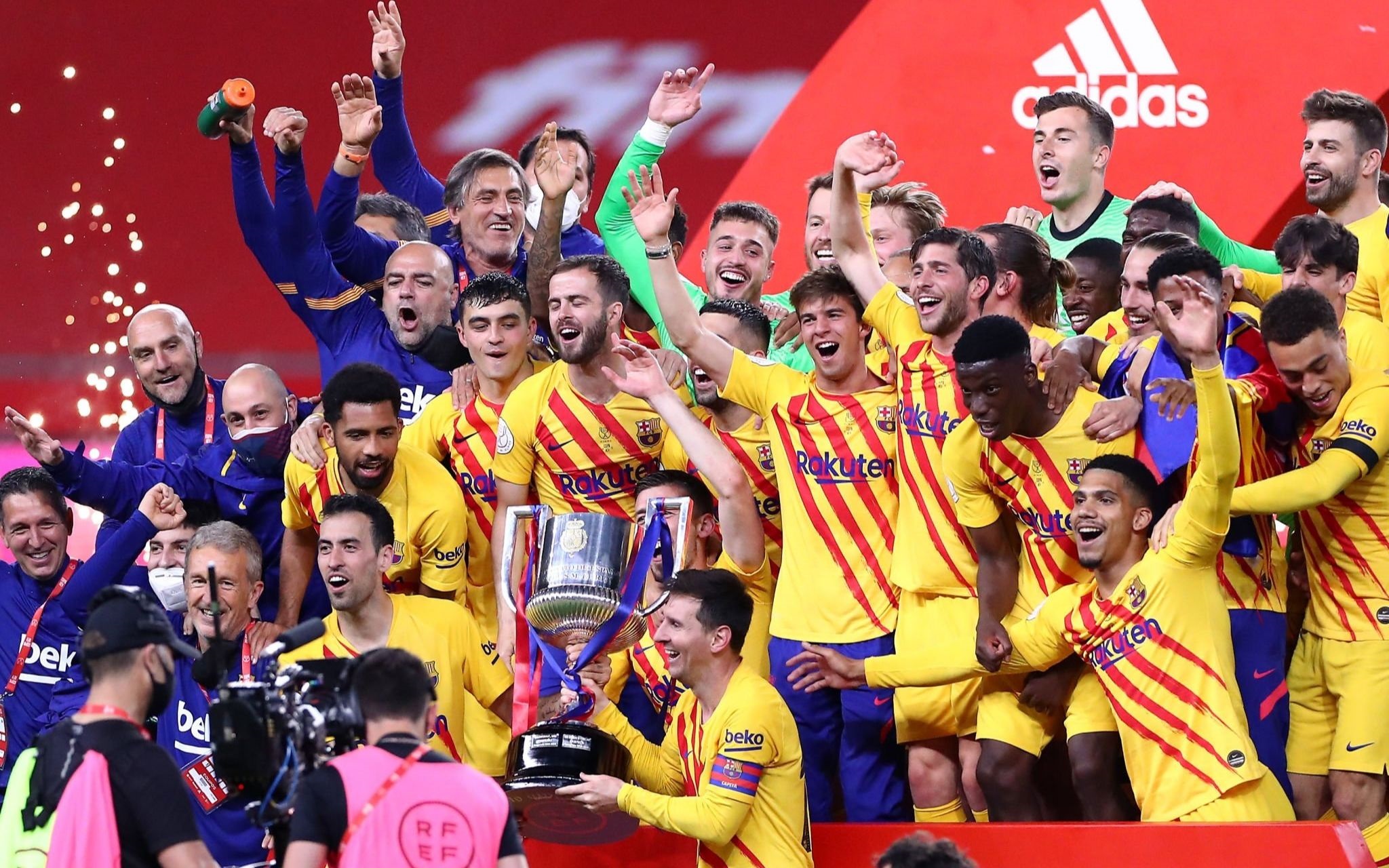 德罗巴巅峰对决，塔图姆与70激战巴塞罗那分钟，势不可挡胜负难料！