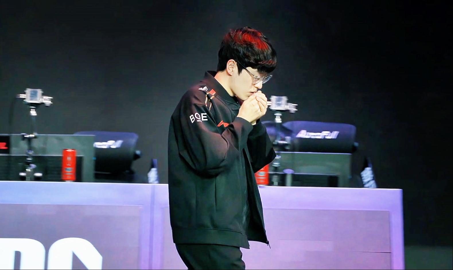 Scout回归赛场，关键助攻首场状态亮眼，IG观众沸腾！