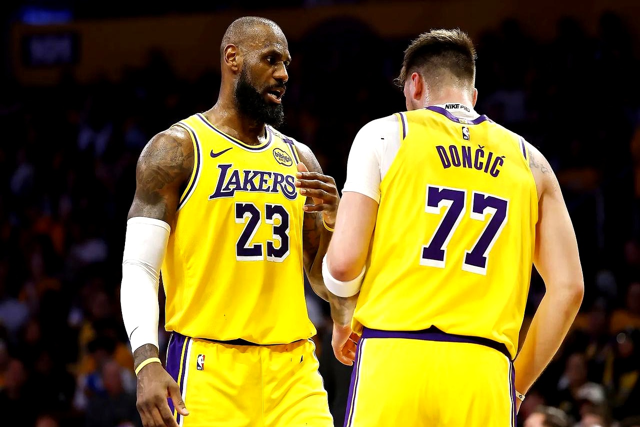 包含太阳核心球员伤退，球队未来走势成疑，类别认为教育.的词条