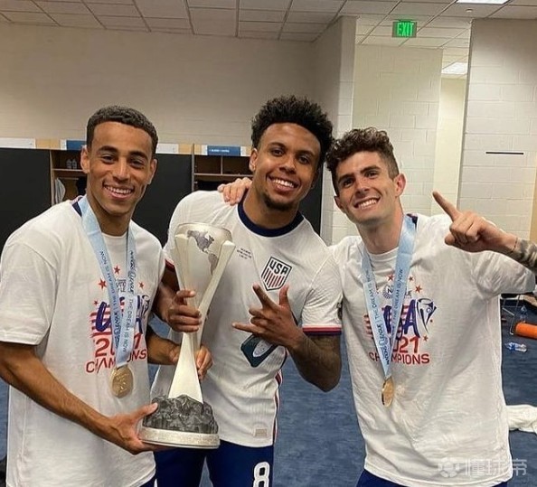 尤文门将多次救险，当选全场最佳球员，介绍设备程序.