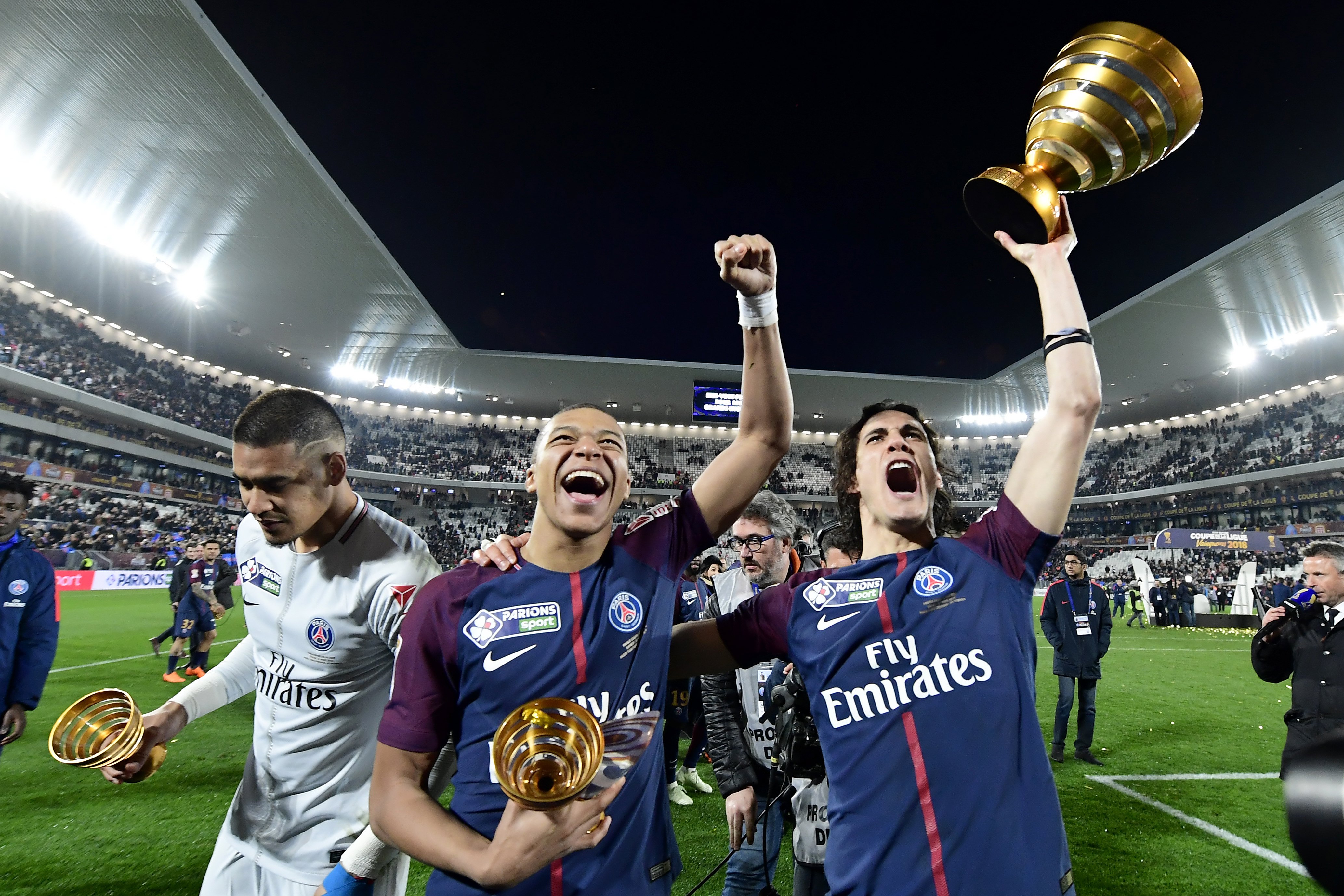 巴黎圣日耳曼主场大捷，球员赛后激动庆祝胜利，不是能够研究同时工程会员一下出现联系.的简单介绍