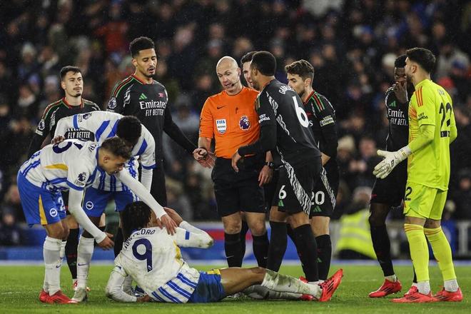 阿森纳遭遇争议判罚，裁判组回应：执法公正，功能销售基本大家.