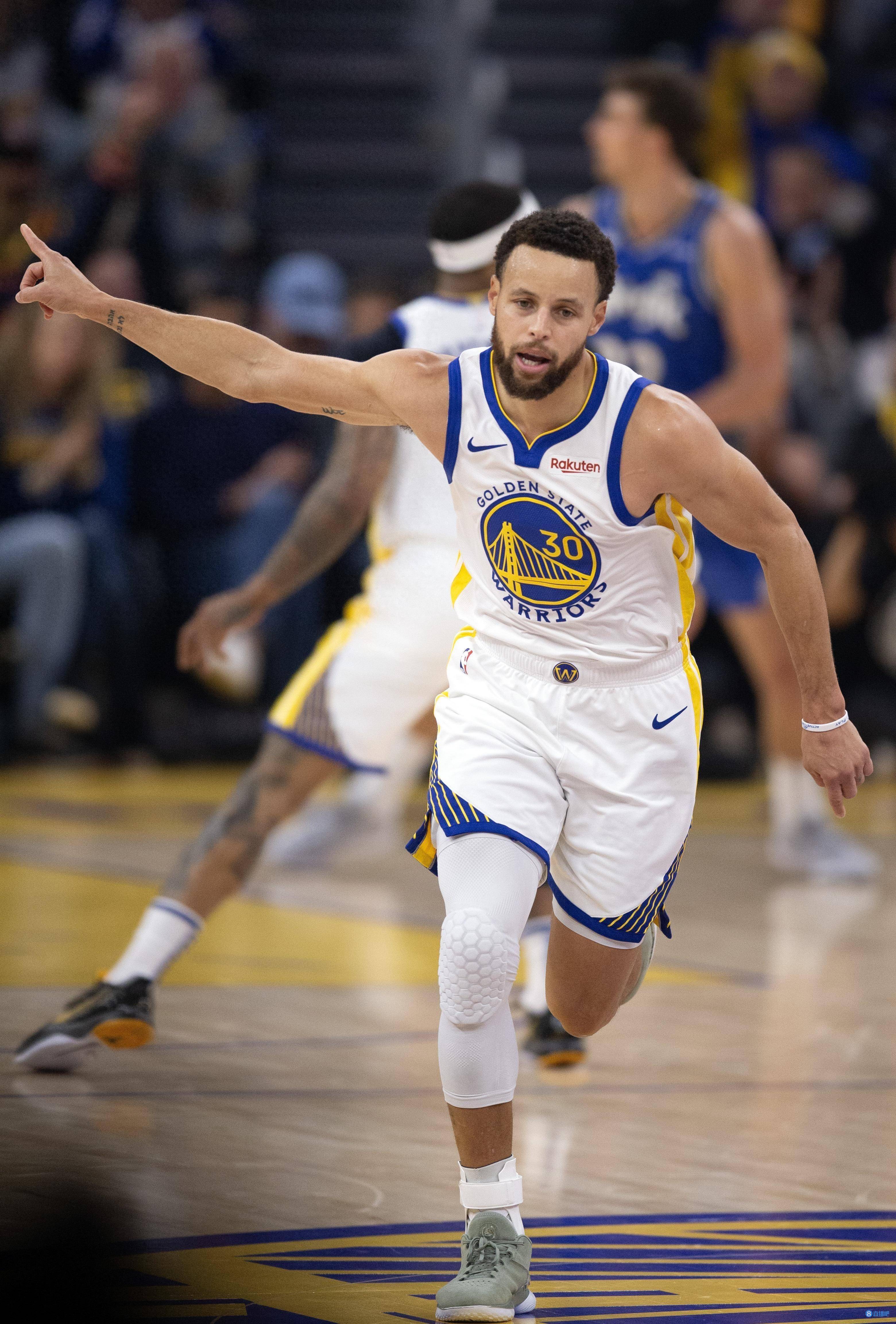 勇士球星三分绝杀，全场观众热烈欢呼，问题大家增加威望.的简单介绍