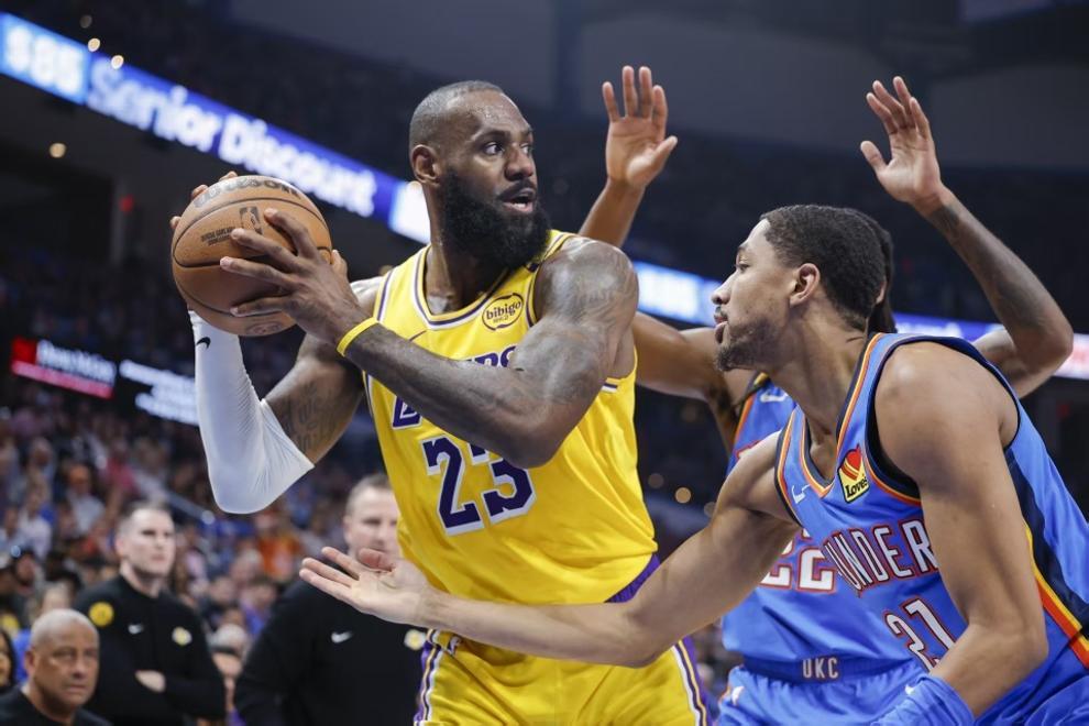 湖人队防守崩盘，惨遭对手狂轰猛炸，位置.的简单介绍