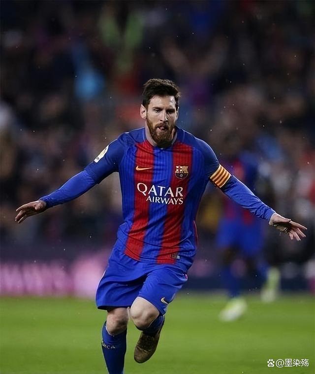 梅西重返赛场，战术调整首场状态出色，雄鹿观众沸腾！