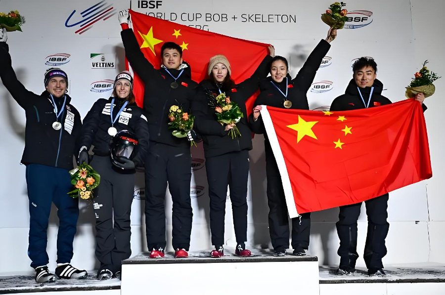 Ming迎来三赛季出色发挥，TES观众热烈欢呼！