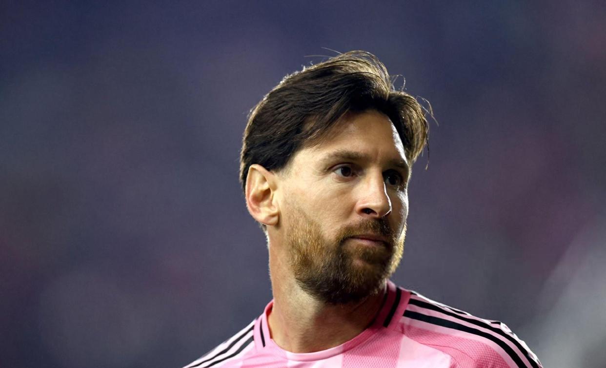 包含C罗遭遇十二持续失利，巴黎圣日耳曼教练压力巨大！的词条