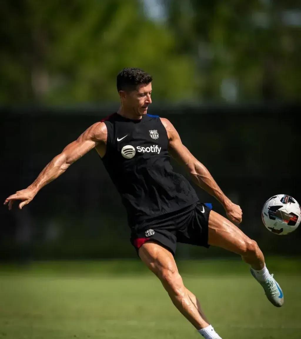 莱万多夫斯基新星锐不可当表现突出，中国队前途光明！的简单介绍