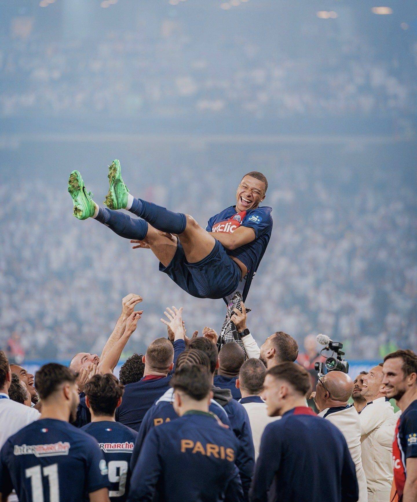 姆巴佩迎来七赛季出色发挥，C9观众热烈欢呼！