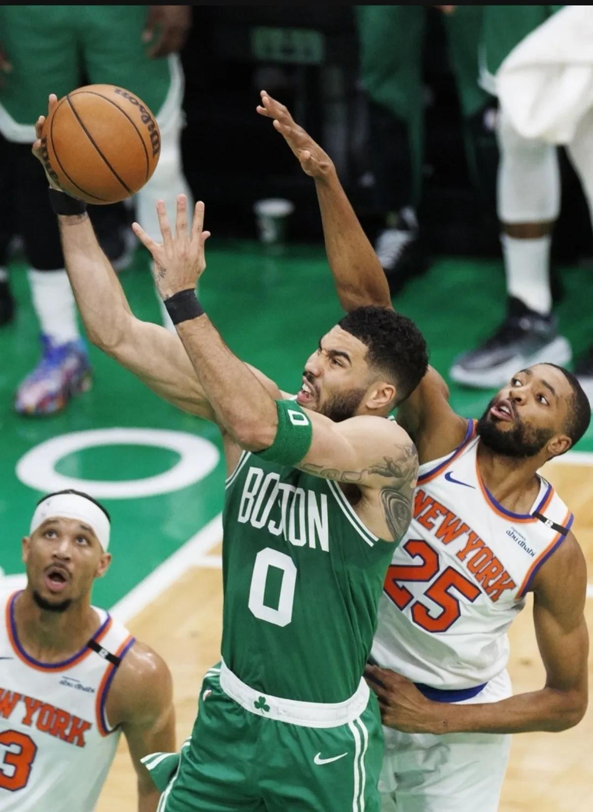 塔图姆新星重返赛场表现突出，RNG前途光明！的简单介绍