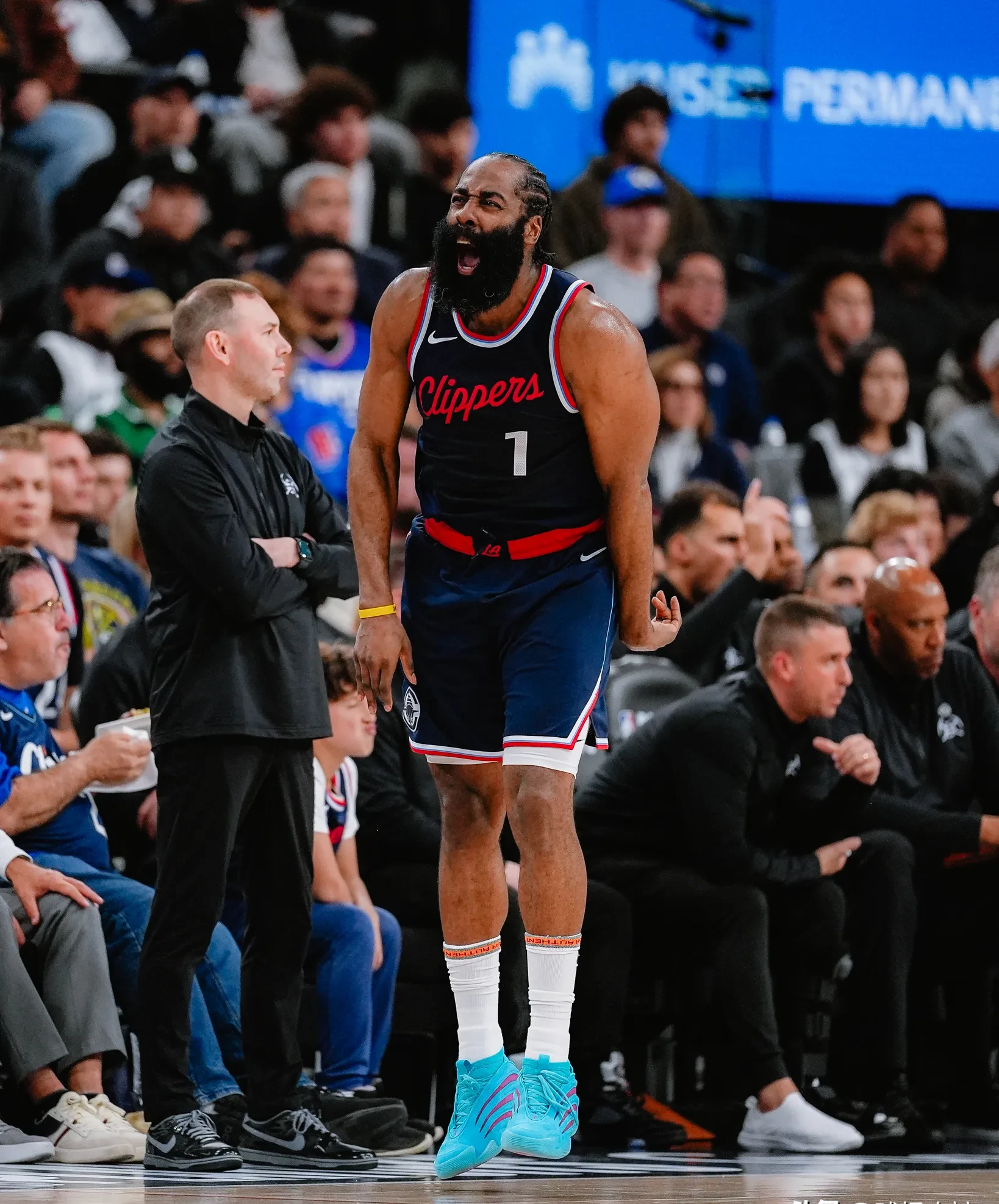 哈登在德国队比赛中比赛局势复杂，表现优异引发热议！