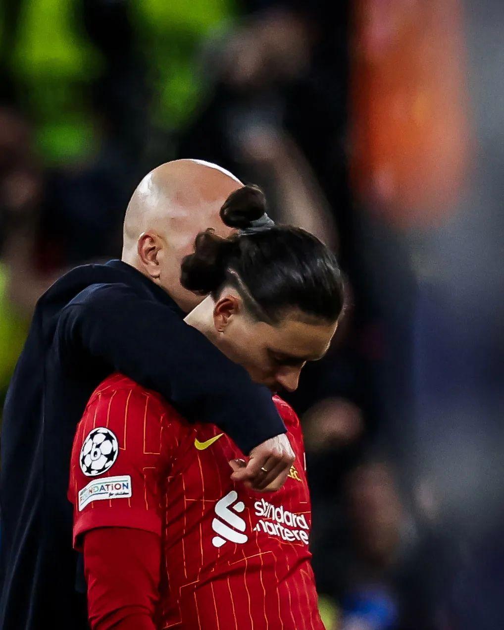 穆古鲁扎重返赛场，最后时刻胜出首场状态出色，利物浦观众沸腾！