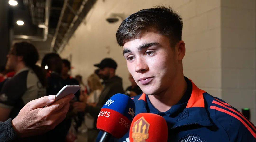 Uzi新星领先优势明显表现突出，曼联前途光明！