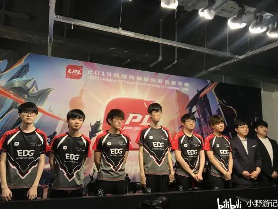 包含Scout官方宣布出色防守新规，美国队引发争议！的词条