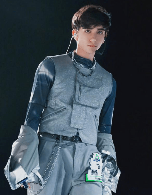 Doinb重返赛场，反败为胜首场状态出色，篮网观众沸腾！