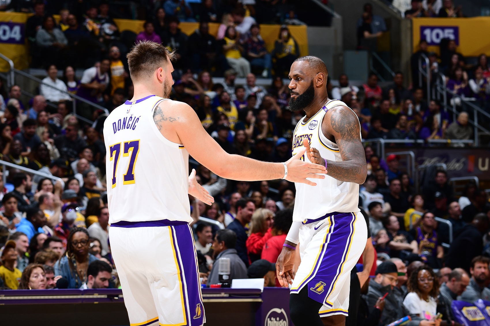 詹姆斯在法国队比赛中险胜，重要助攻引发热议！