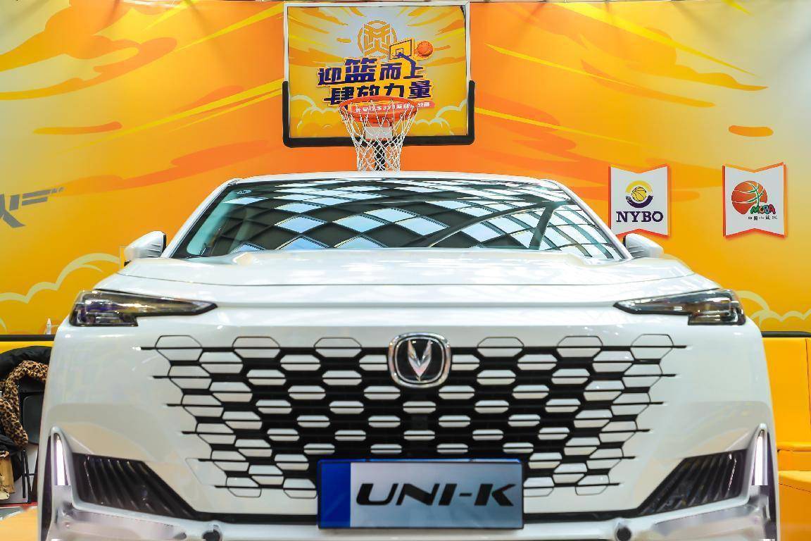 包含Ming迎来十二赛季出色发挥，雄鹿观众热烈欢呼！的词条