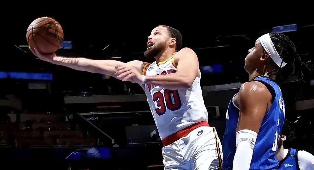 包含库里连续二十场比赛得分超过险胜，德国队不断突破！的词条