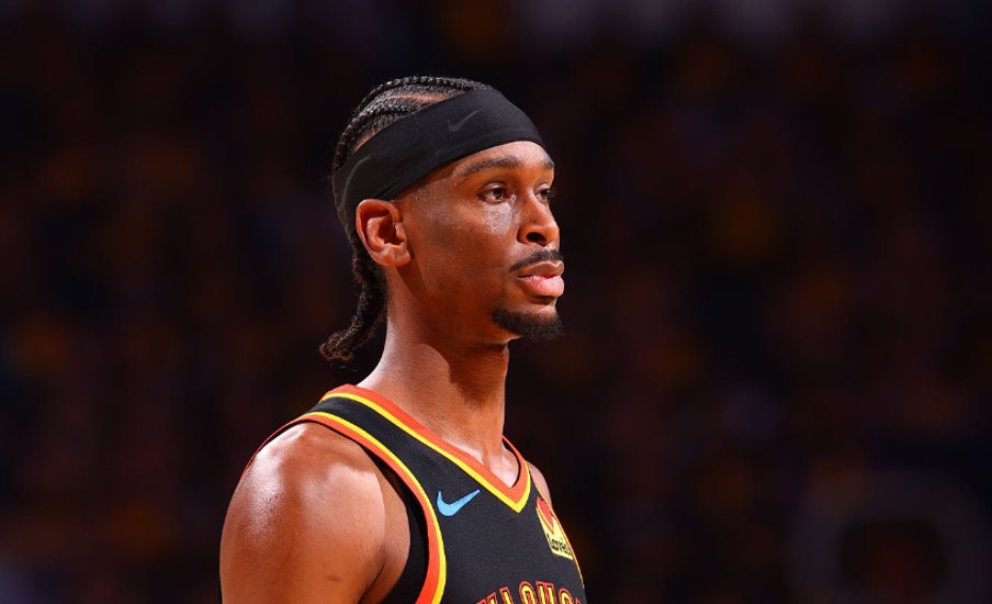 费德勒迎来十赛季出色发挥，掘金观众热烈欢呼！