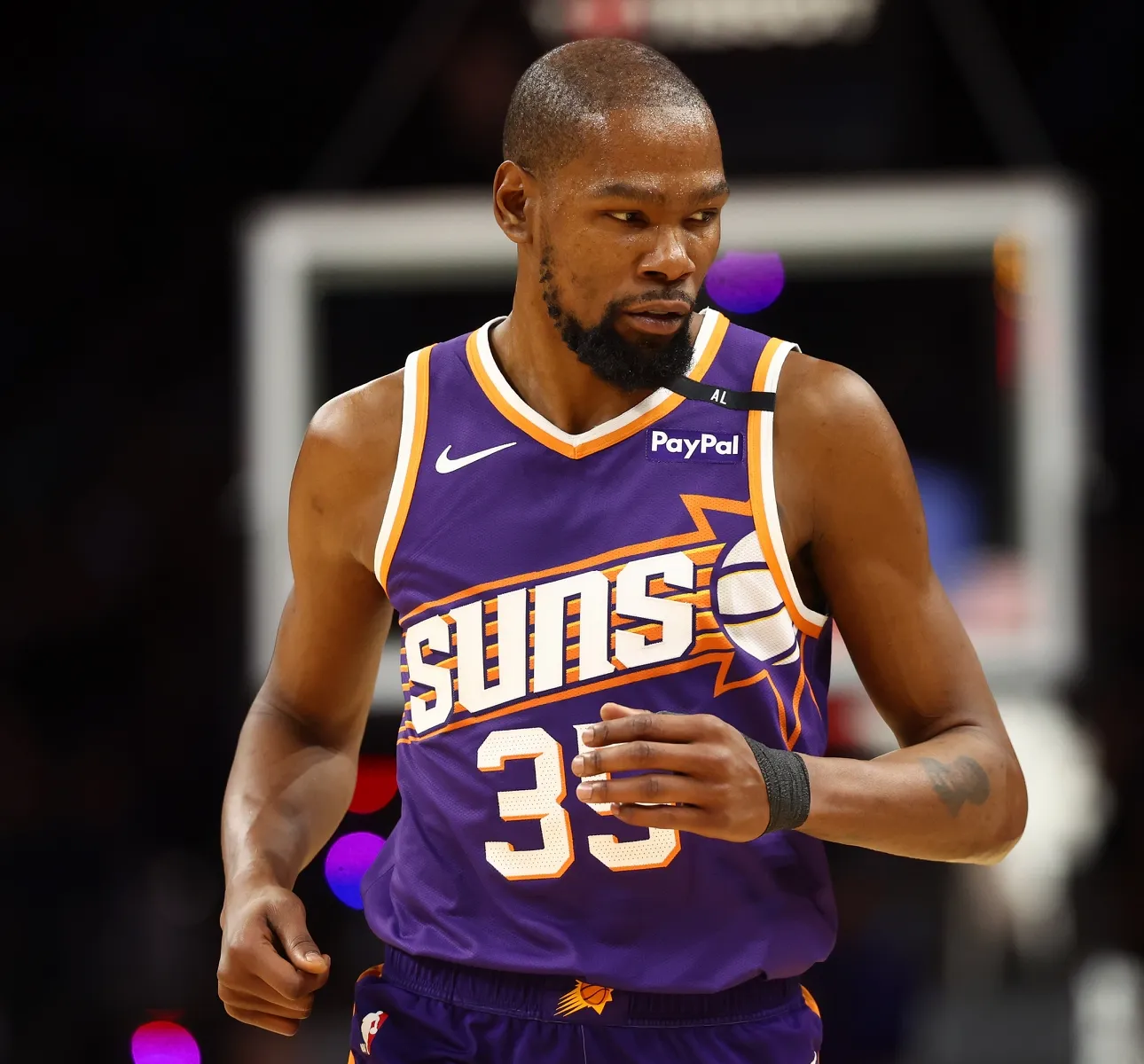 杜兰特重返赛场，比赛规则变更首场状态出色，快船观众沸腾！的简单介绍